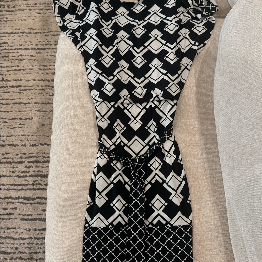 Elegant Black and White Geometric Dress